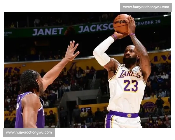 湖人对阵热火实时比分更新 詹姆斯率队激战迈阿密全场攻防焦点解析走势前瞻